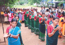 Tribal dance at the Mahila Haat (Women’s fair) in July 2007, Dumka, Jharkhand.